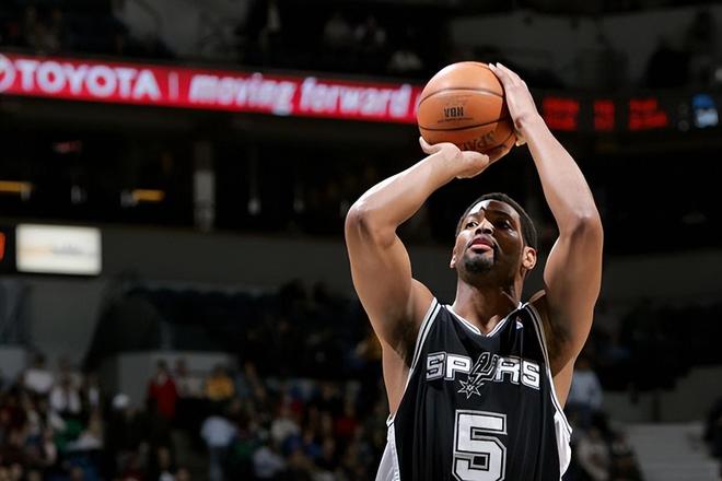 NBA历史四人跨越三支球队夺冠传奇