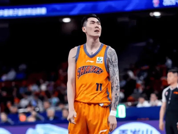 上海队10连胜再添一功 内线统治力成关键