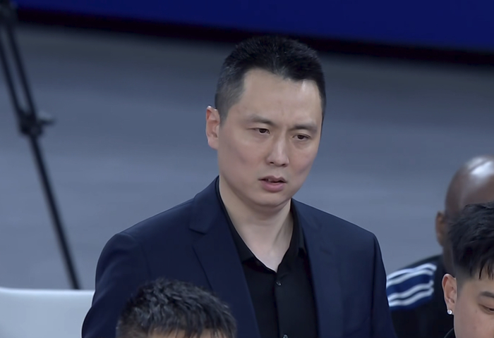 上海14连胜领跑，北京力克广州，辽篮失利积分榜