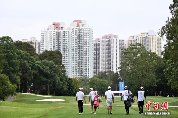 粤港澳全运会高尔夫球赛首轮战罢，匡洋、张维