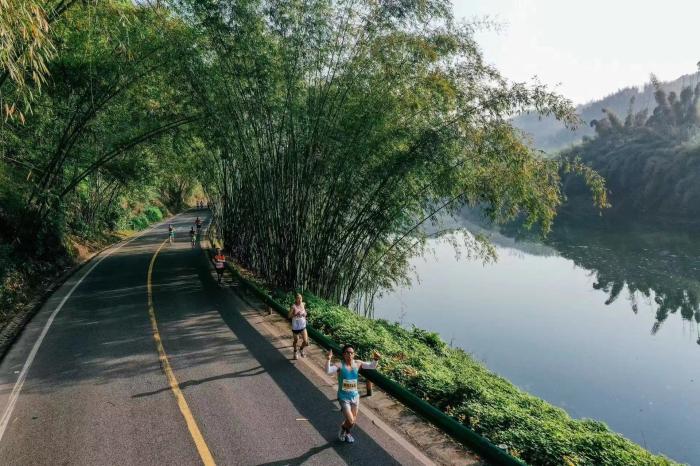 近万名选手竹海赛道竞速 奥运冠军领跑2023宜宾马