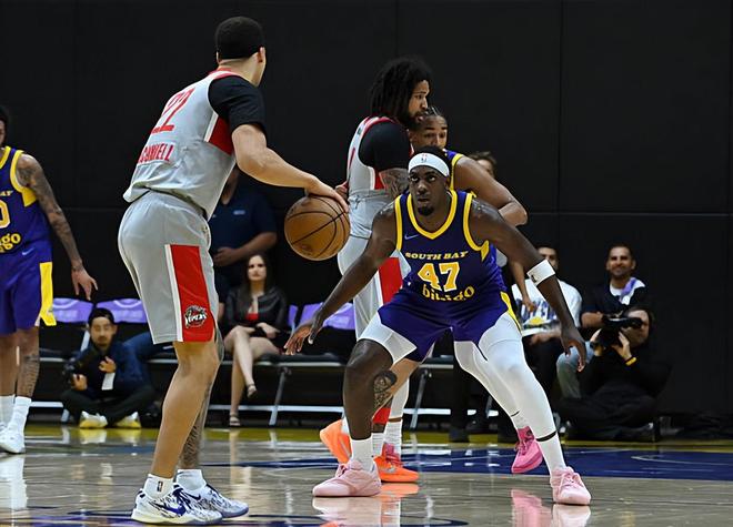 南湾湖人力克毒蛇晋级西部决赛 卡鲁马攻防两全