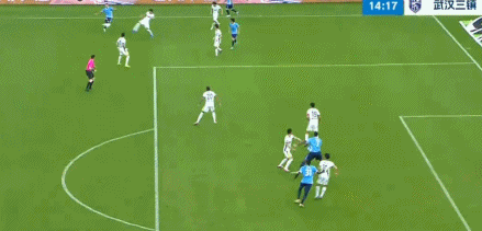 韦斯利双响引爆中超：被动进球成焦点，戏剧性