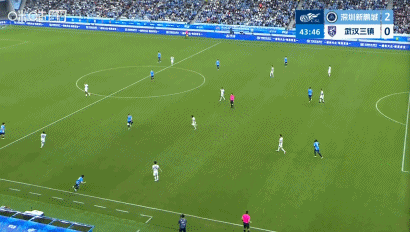 韦斯利双响引爆中超：被动进球成焦点，戏剧性